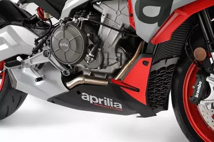 Aprilia Tuono 660 2021. Нейкед с характеристиками спортбайка