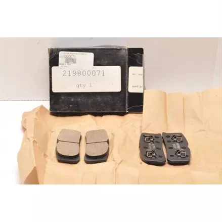 Тормозные колодки передние 4шт CanAm Spyder 08-12 219800071,  219800164